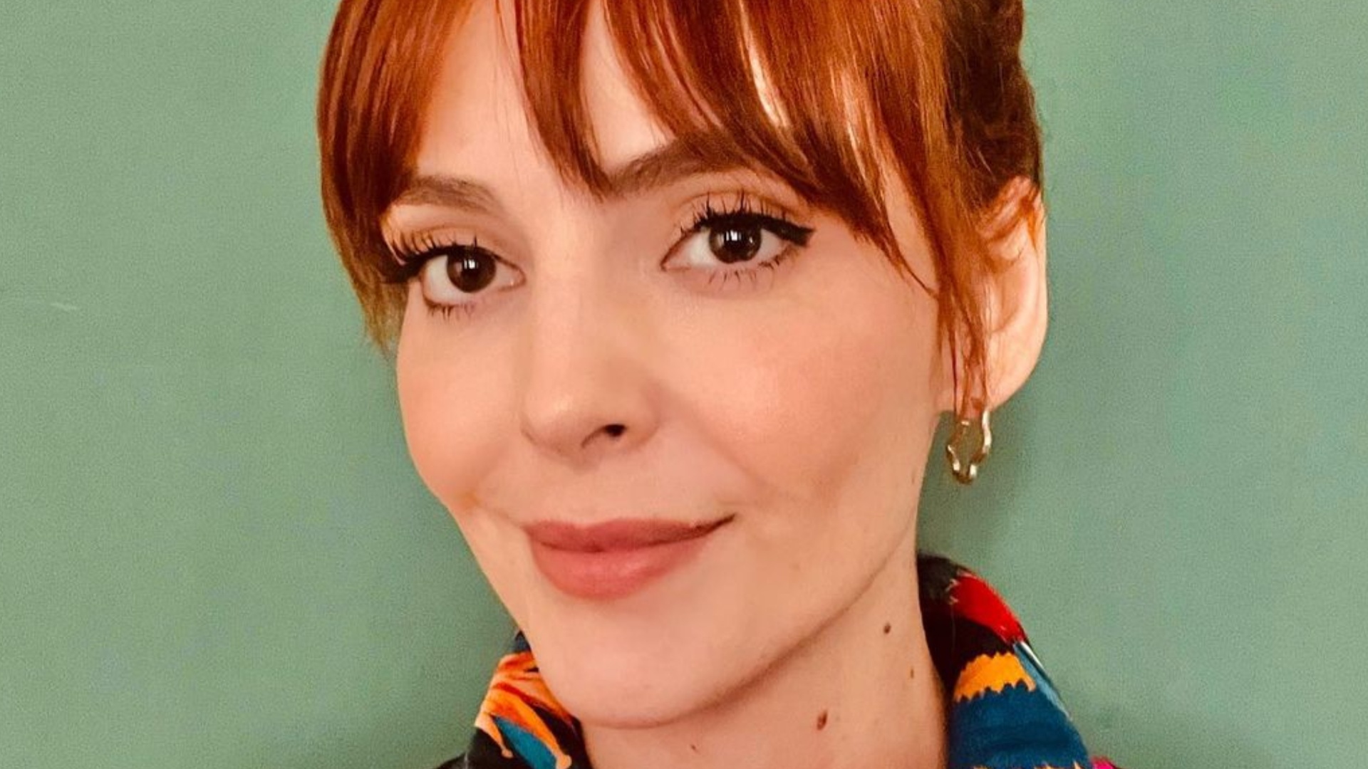 Titi Müller assume namoro ao postar foto de beijão: ”Minha gata”