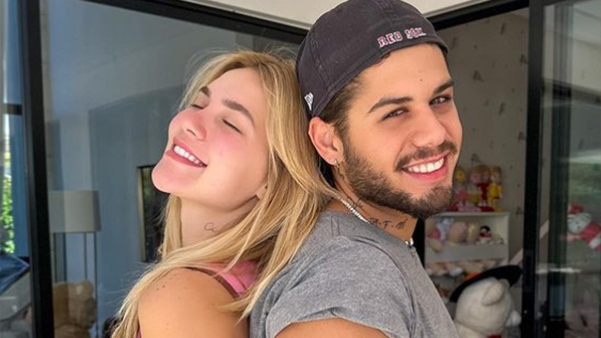 Casalzão! Virginia Fonseca e Zé Felipe fazem tatuagens iguais. Veja o desenho