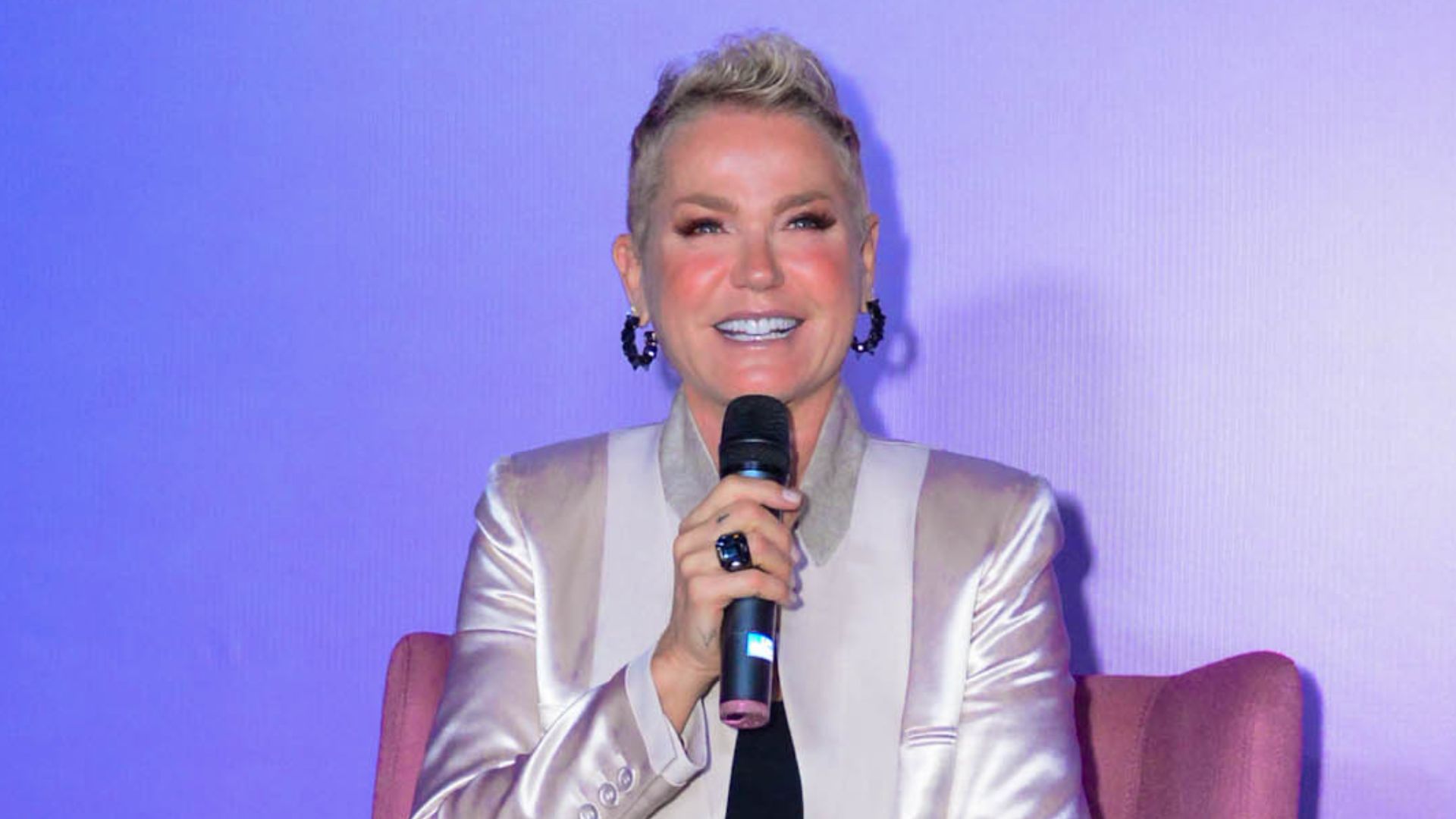 Xuxa revela surpresa ao assistir documentário: ‘Não mudaria nada’