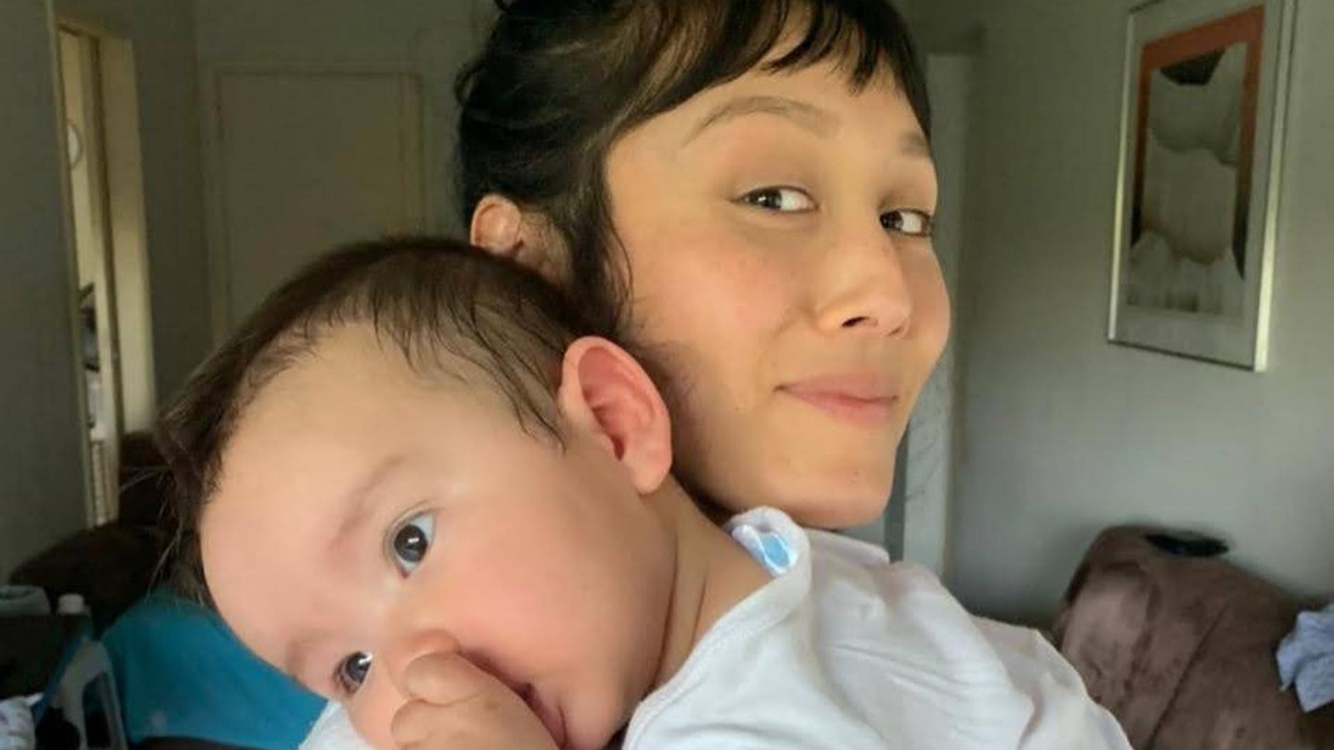 Entenda a doença do filho da atriz de Travessia; criança tomava remédio contaminado há meses