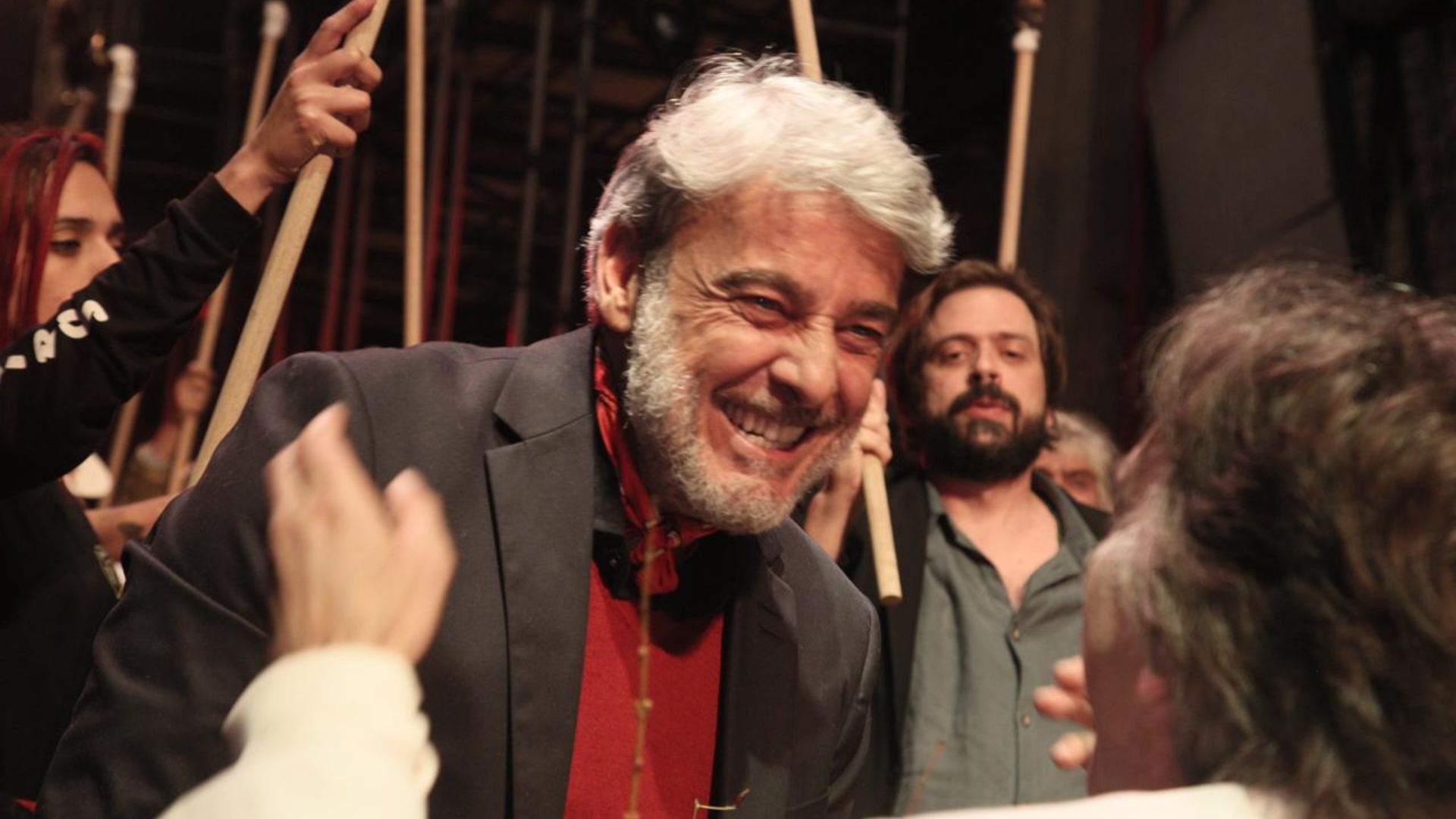 Alexandre Borges relembra início do namoro com Julia Lemmertz em casamento de Zé Celso