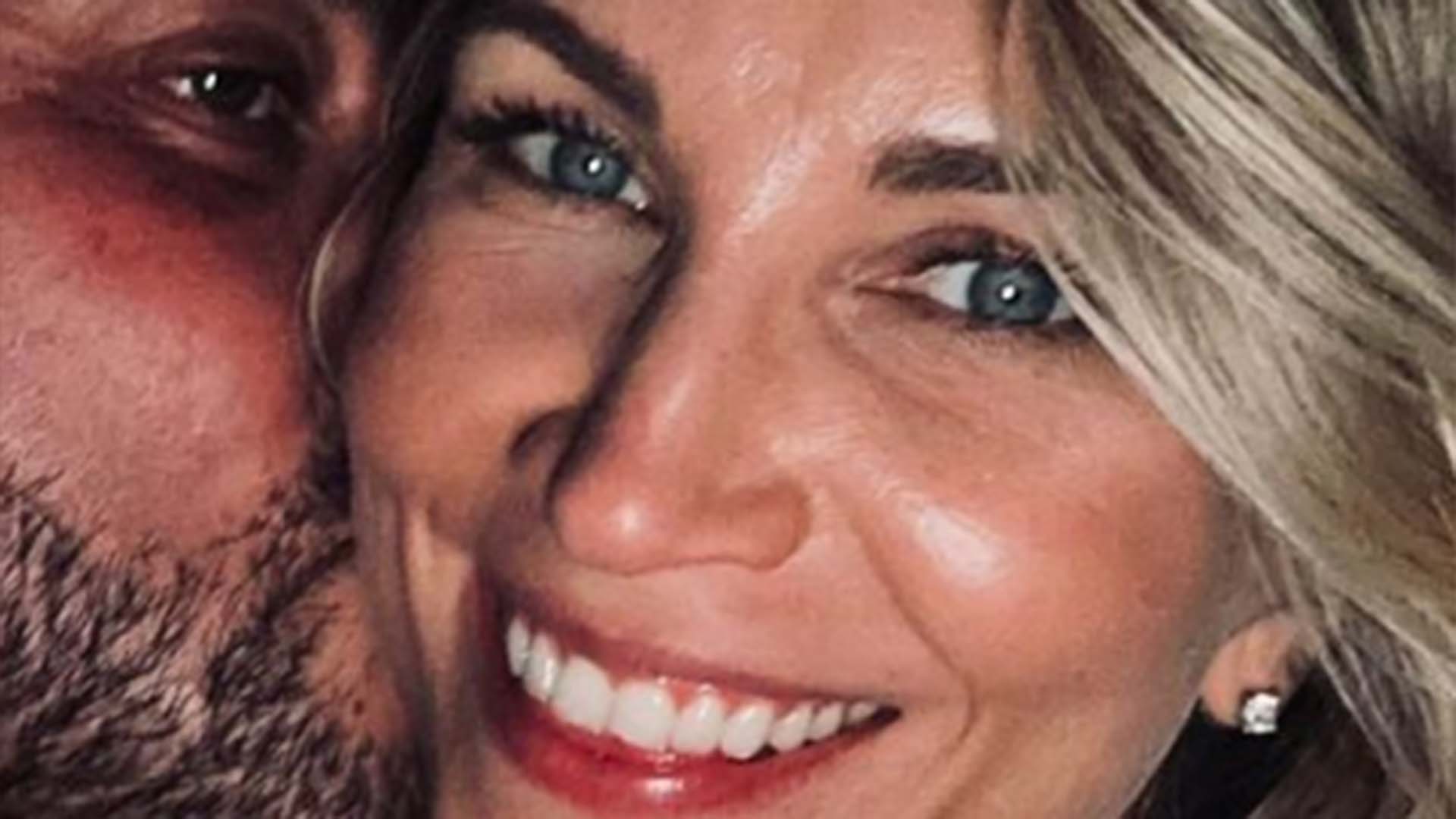Anne Lottermann mostra foto de beijo em seu namorado, Fernando Musa