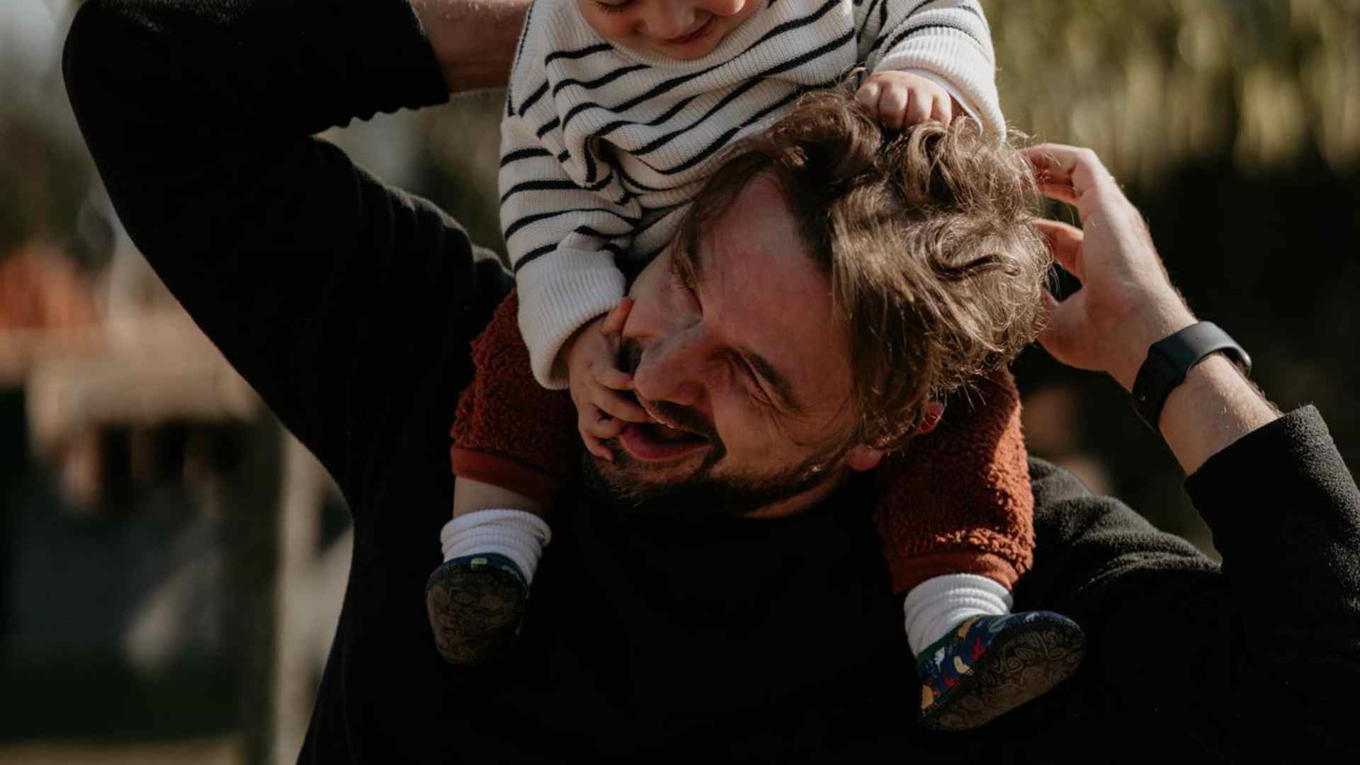 Cássio Reis divide clique encantador com o filho caçula: “Tanta fofura”