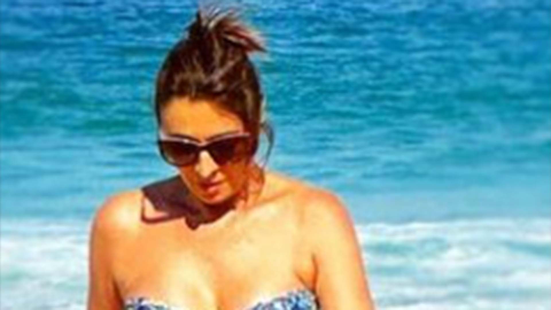 Aos 54 anos, Cátia Fonseca faz rara aparição só de biquíni em dia na praia: ‘Muito gata’