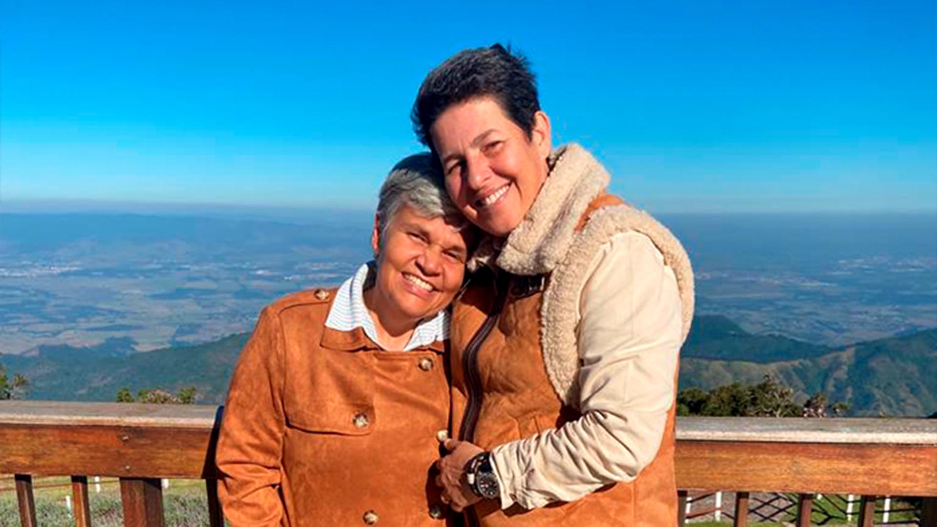Claudia Rodrigues celebra seu aniversário com viagem ao lado da namorada