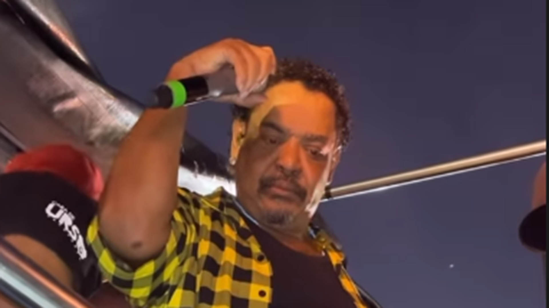 Compadre Washington é internado após passar mal em show