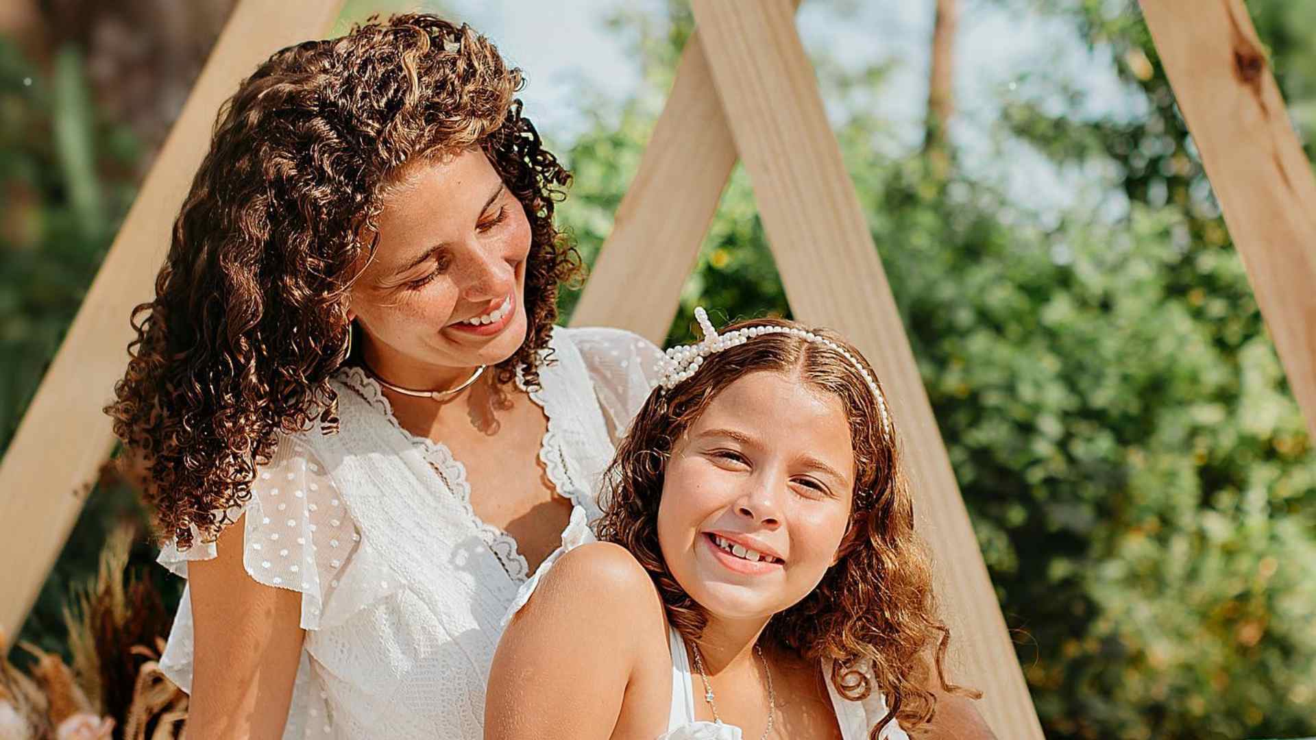 Com cliques encantadores, Debby Lagranha celebra aniversário da filha: “Melhor parte de mim”