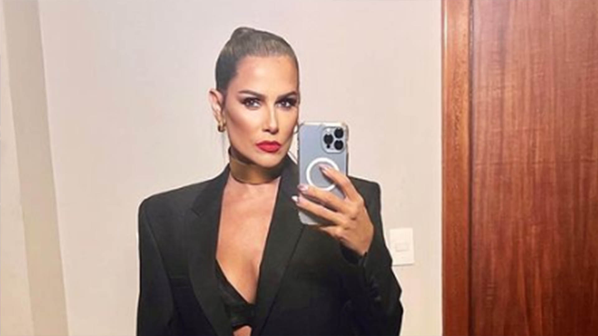 Deborah Secco revela quando parou de tomar remédio para emagrecer