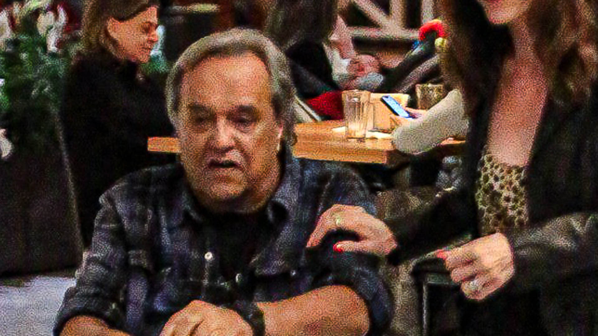 Após internação, Dennis Carvalho curte passeio com a ex-mulher, Deborah Evelyn