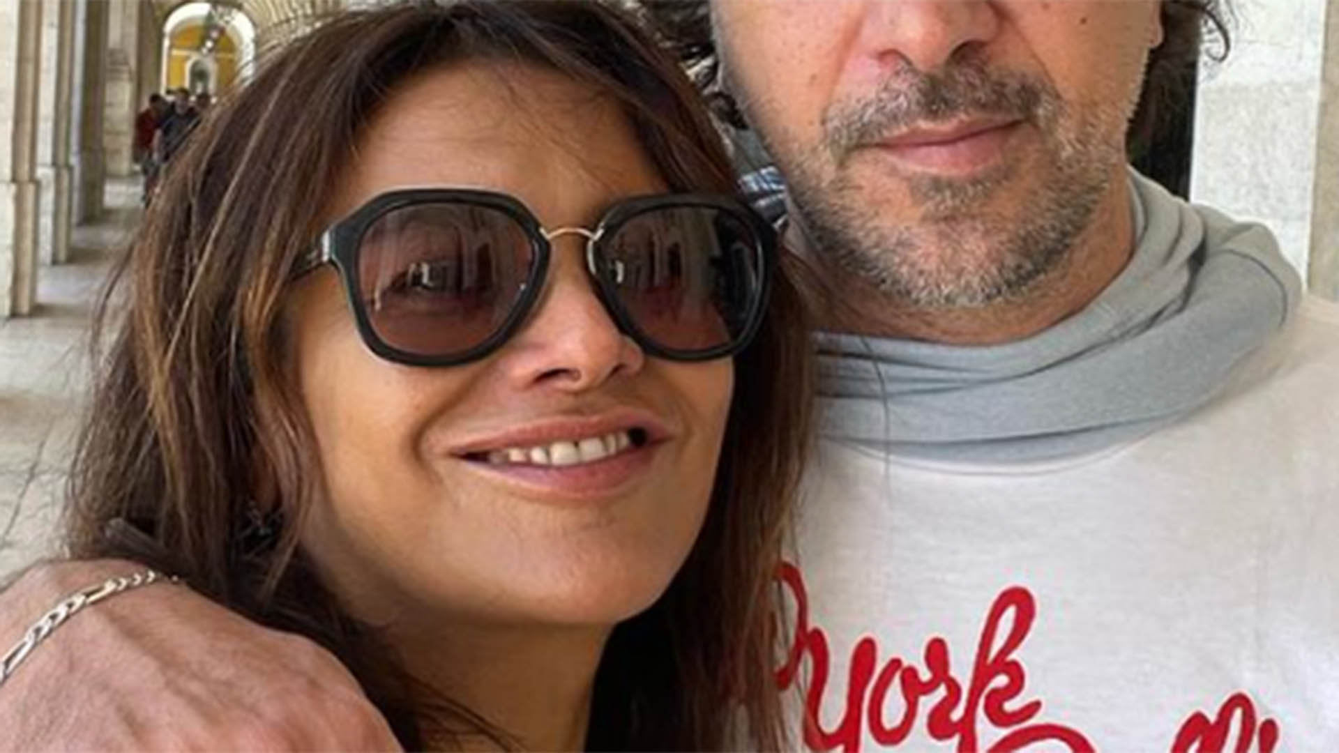 Dira Paes curte viagem romântica com o marido e exibe fotos inéditas do casal