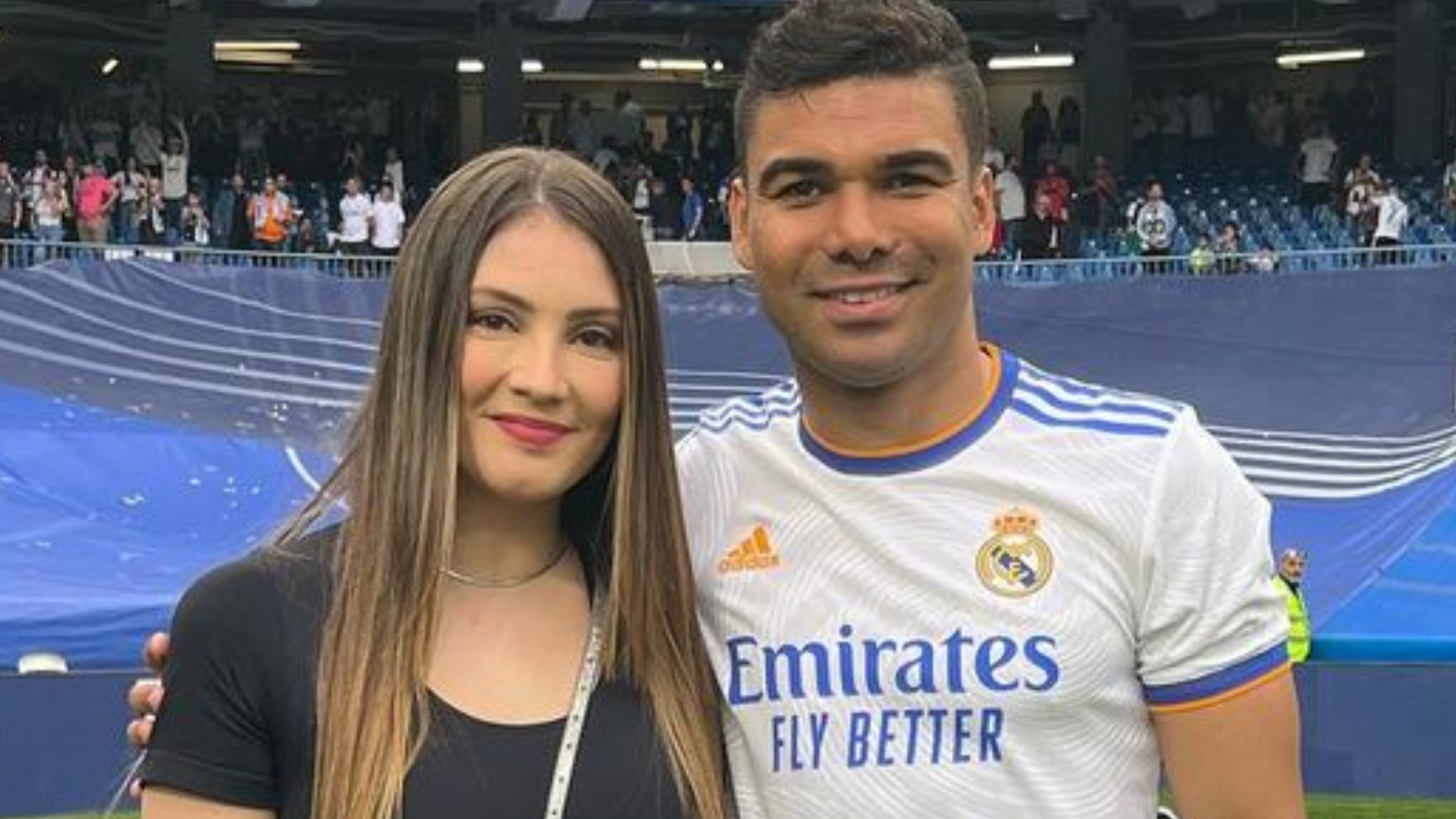 Esposa de Casemiro nega presença de jogador em balada: ‘Não estava’