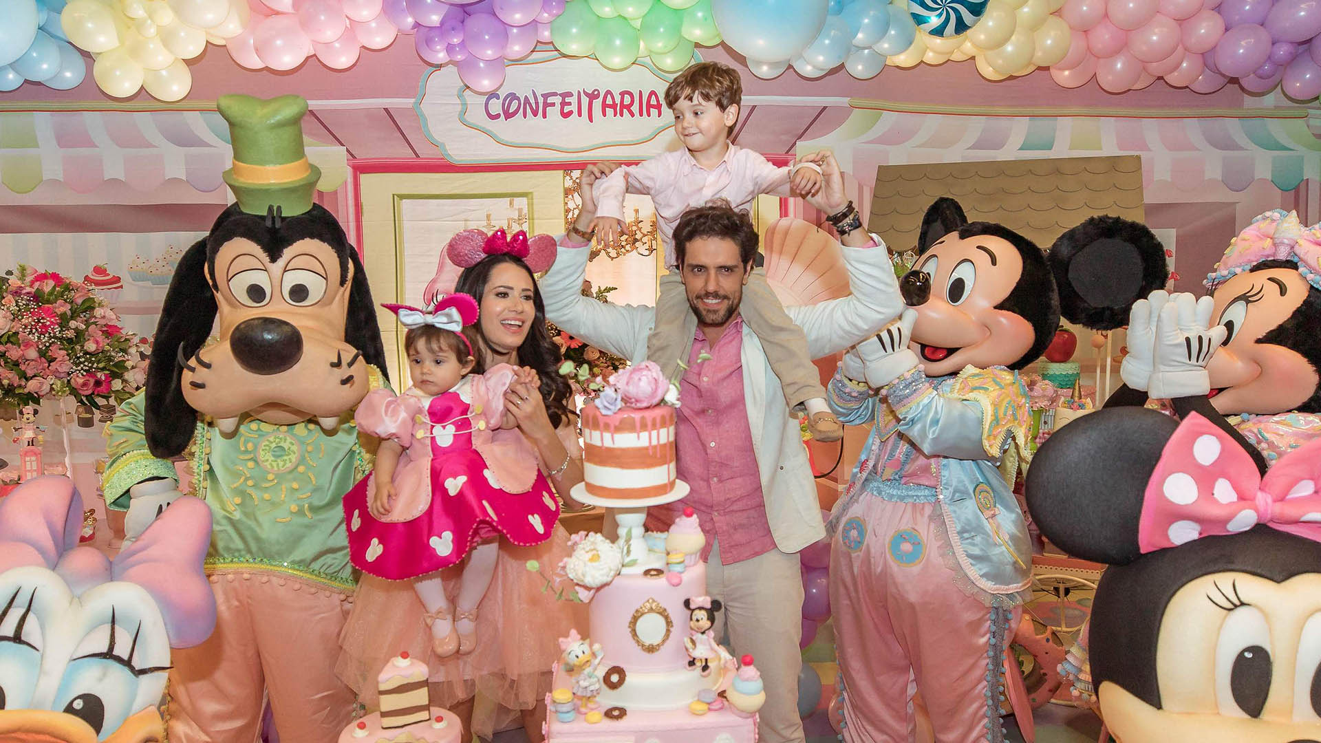 Thiago Arancam comemora o aniversário da filha caçula com festa luxuosa