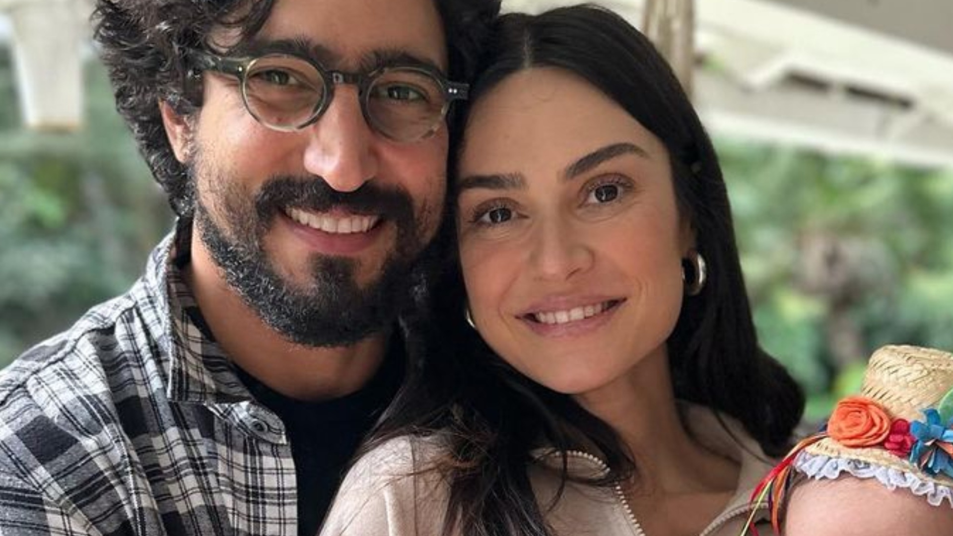 Filha de Thaila Ayala dá show de fofura ao surgir com look junino: ‘Xerox do pai’