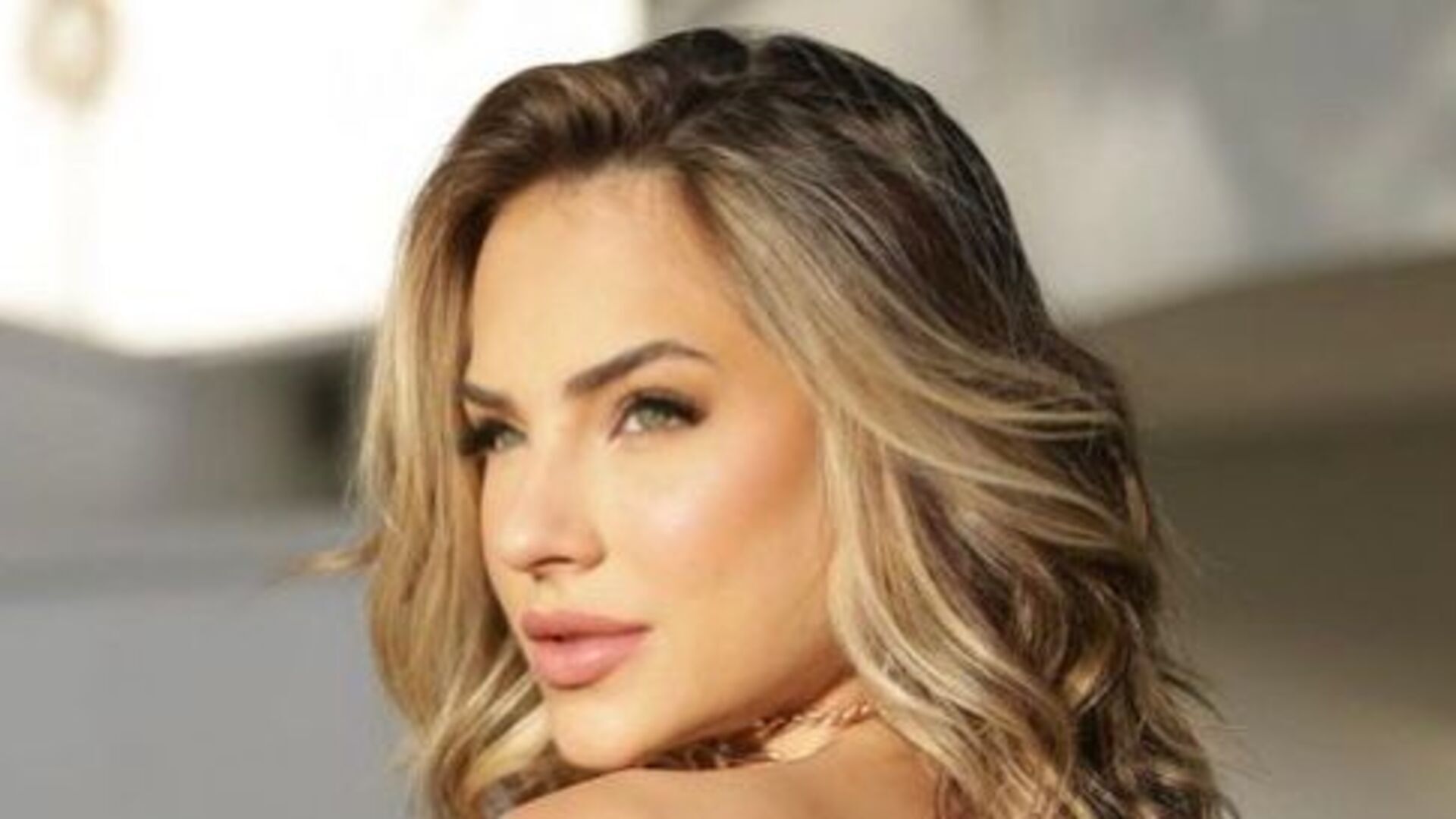 Gabi Martins deixa fãs sem ar ao compartilhar fotos de biquíni: “Deusa”