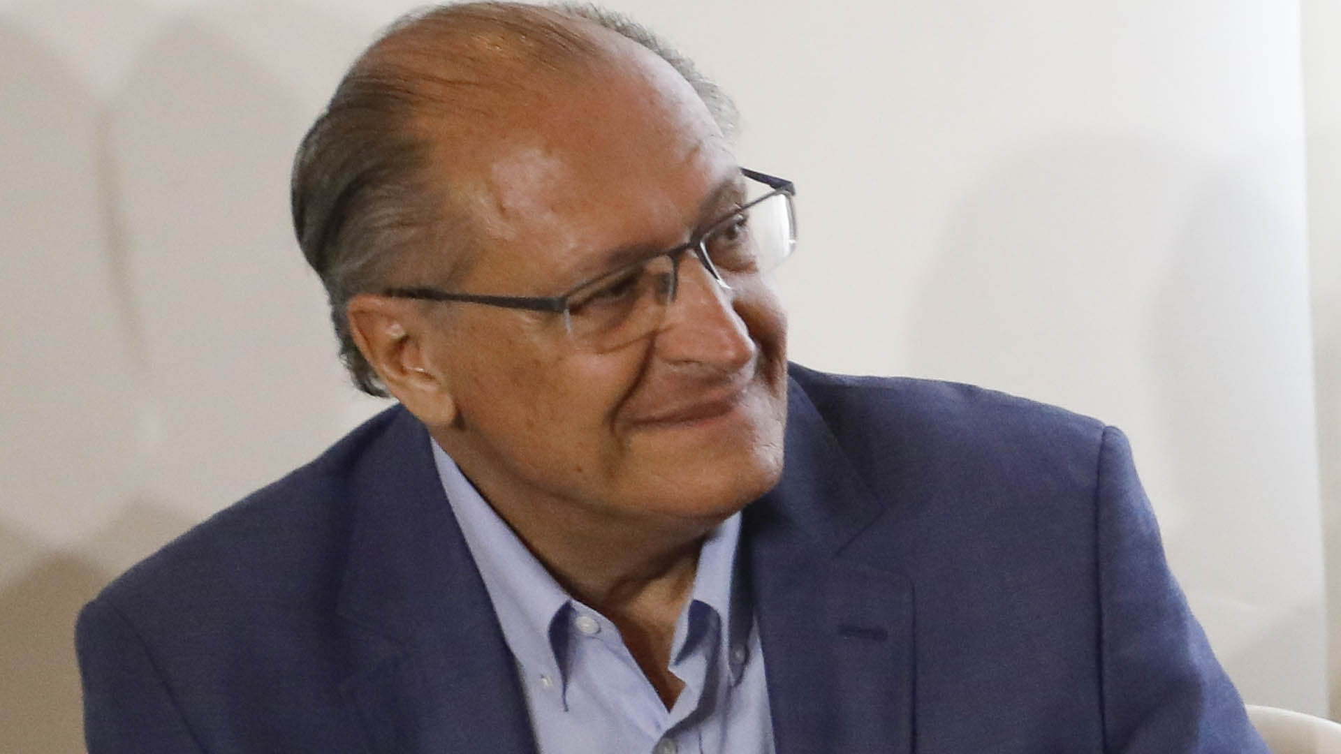 Geraldo Alckmin relembra foto antiga com Silvio Santos: ‘Rei da televisão’