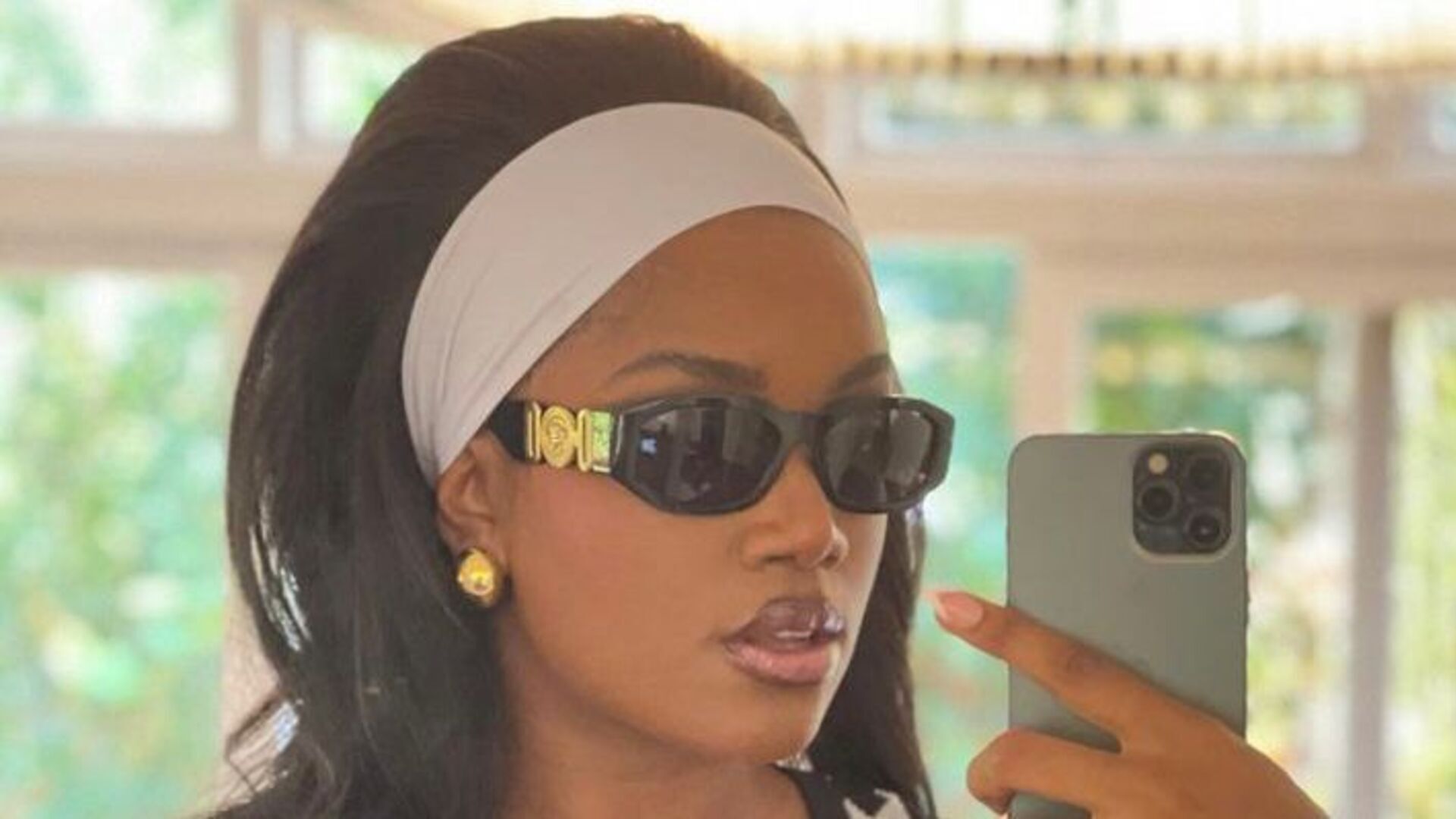 Iza leva fãs à loucura ao compartilhar selfie com look retrô: “Perfeita”