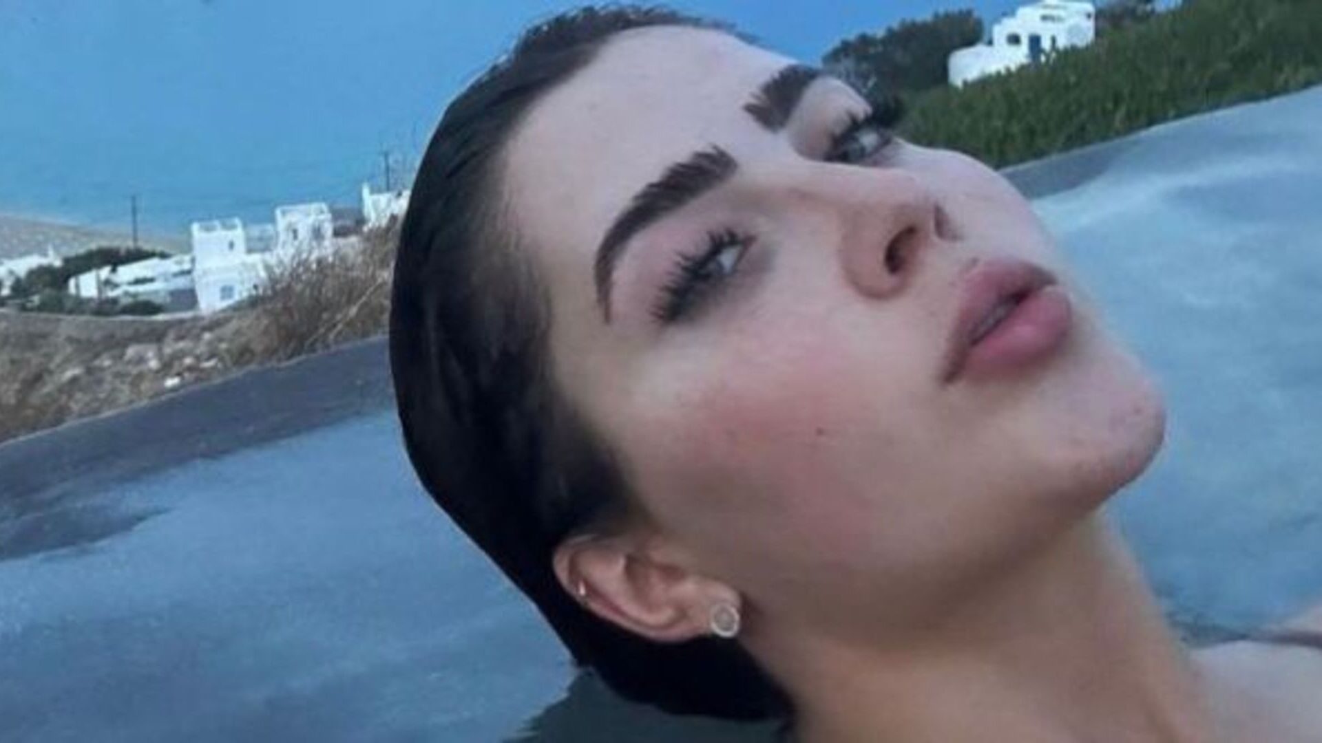 Jade Picon dá show de beleza em novas fotos de viagem: “Radiante”