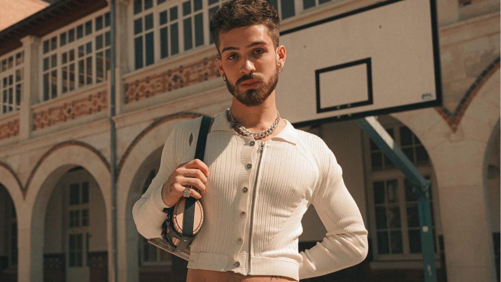João Guilherme rebate críticas sobre usar cropped: ‘Que mundinho’