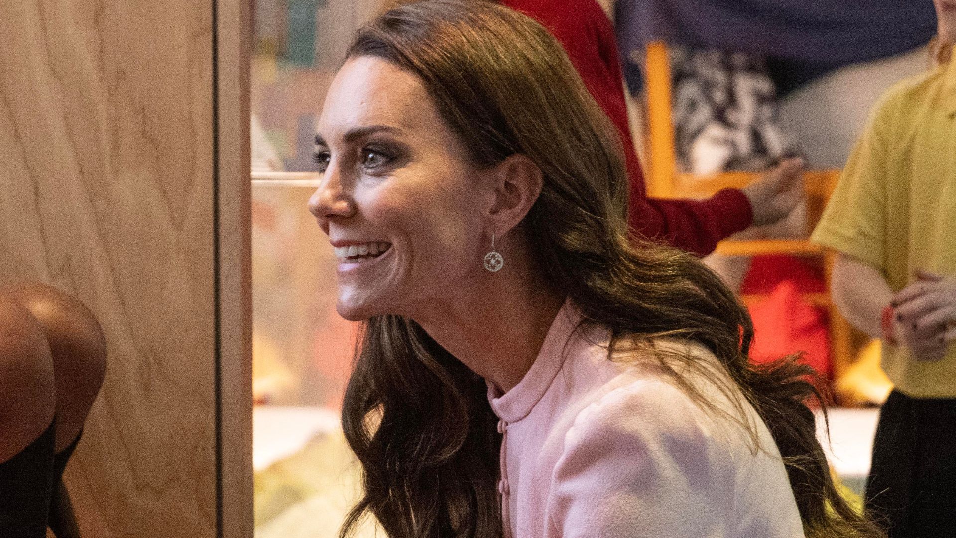 Por que Kate Middleton está sofrendo duras críticas da imprensa britânica?