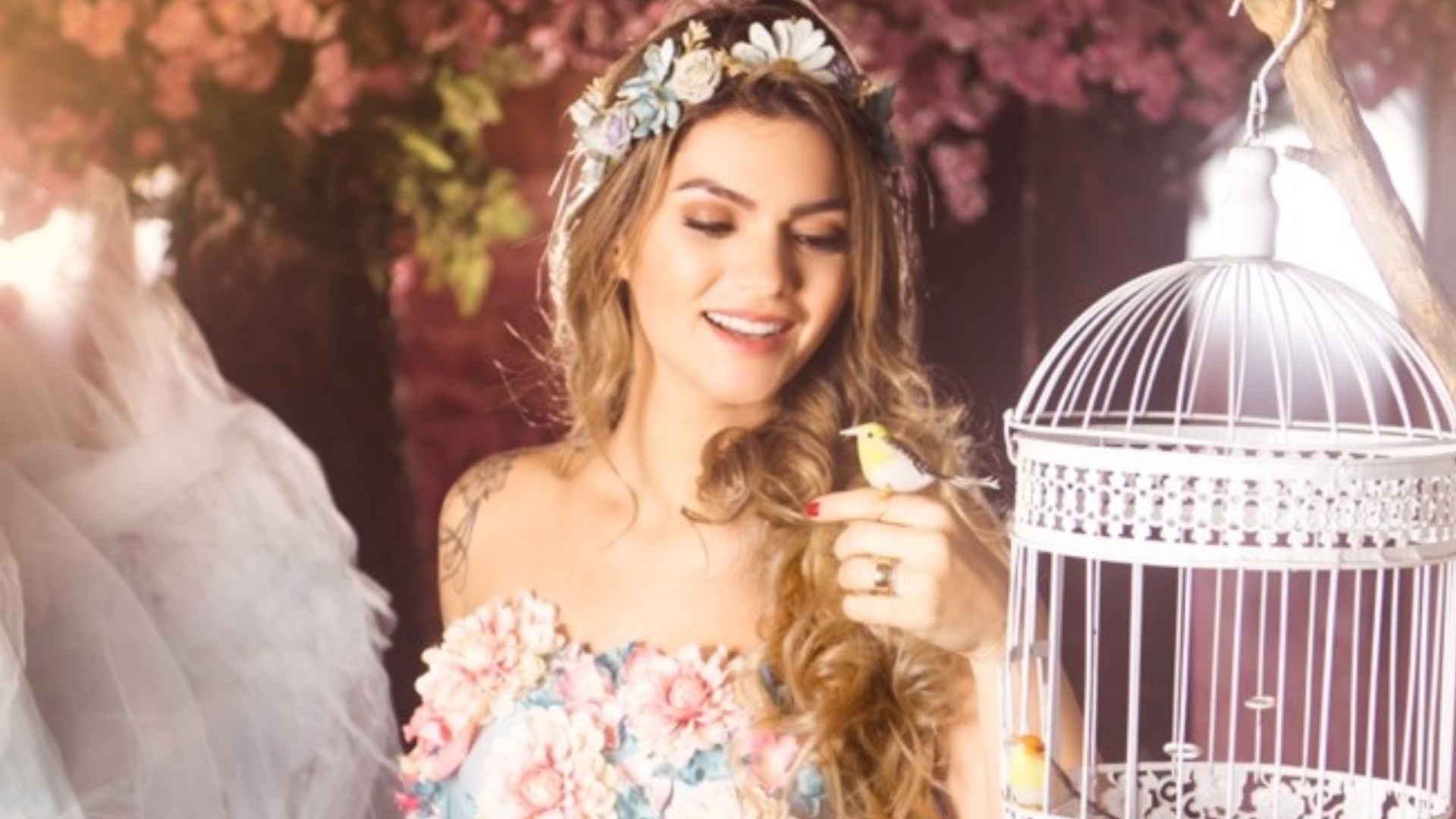 Kelly Key surge grávida e exibe barrigão em ensaio: ‘Calma’