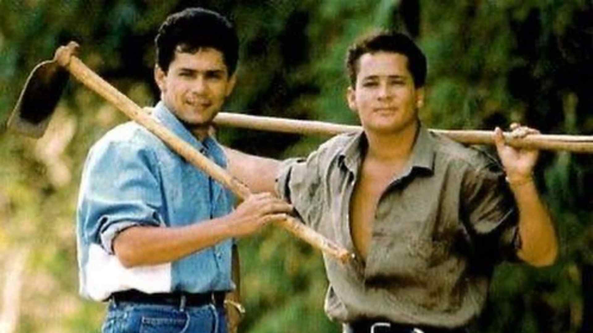 Leonardo homenageia Leandro no dia que completa 25 anos da morte do sertanejo