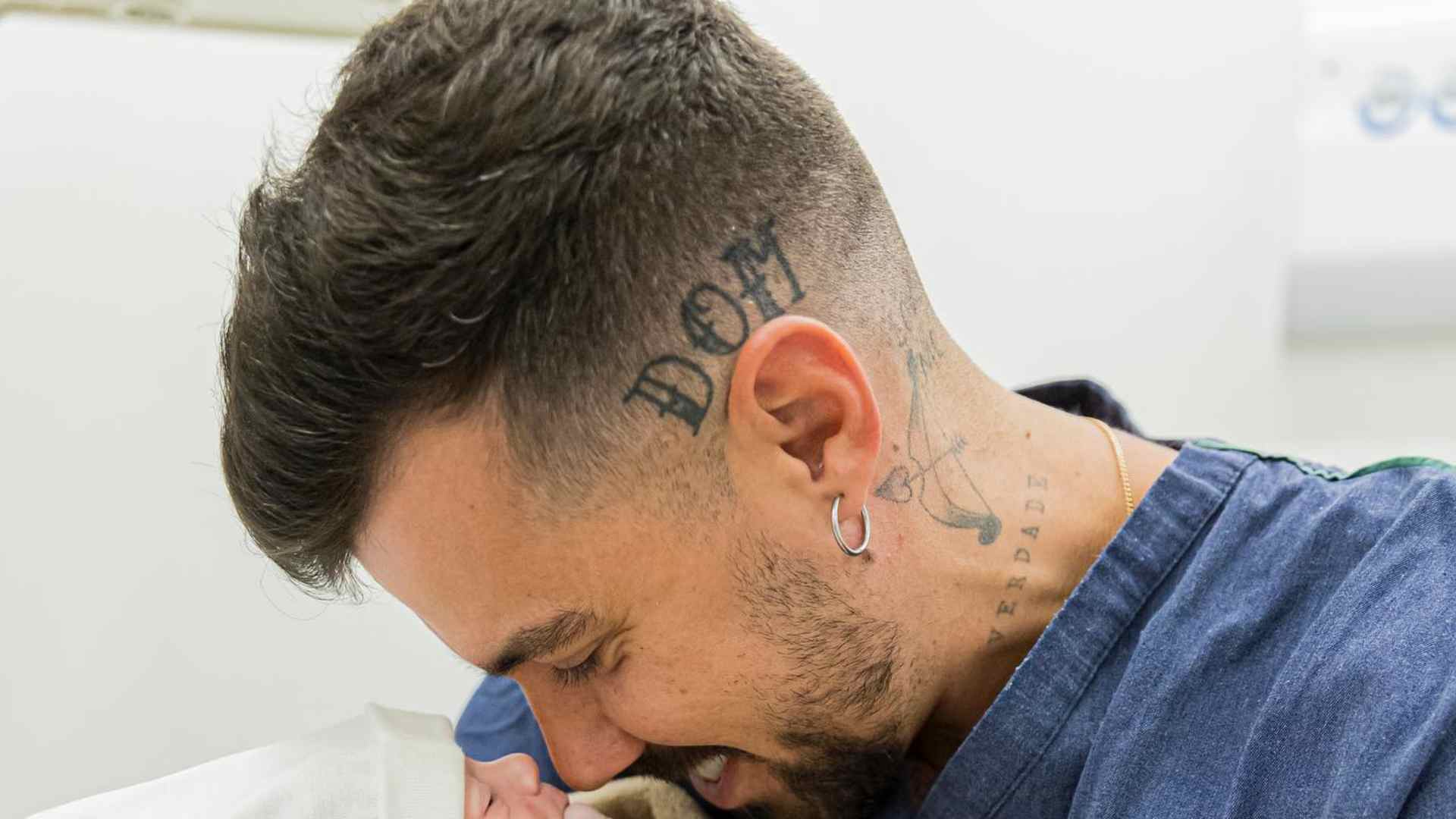 Lipe Ribeiro encanta ao mostrar as primeiras fotos do filho recém-nascido
