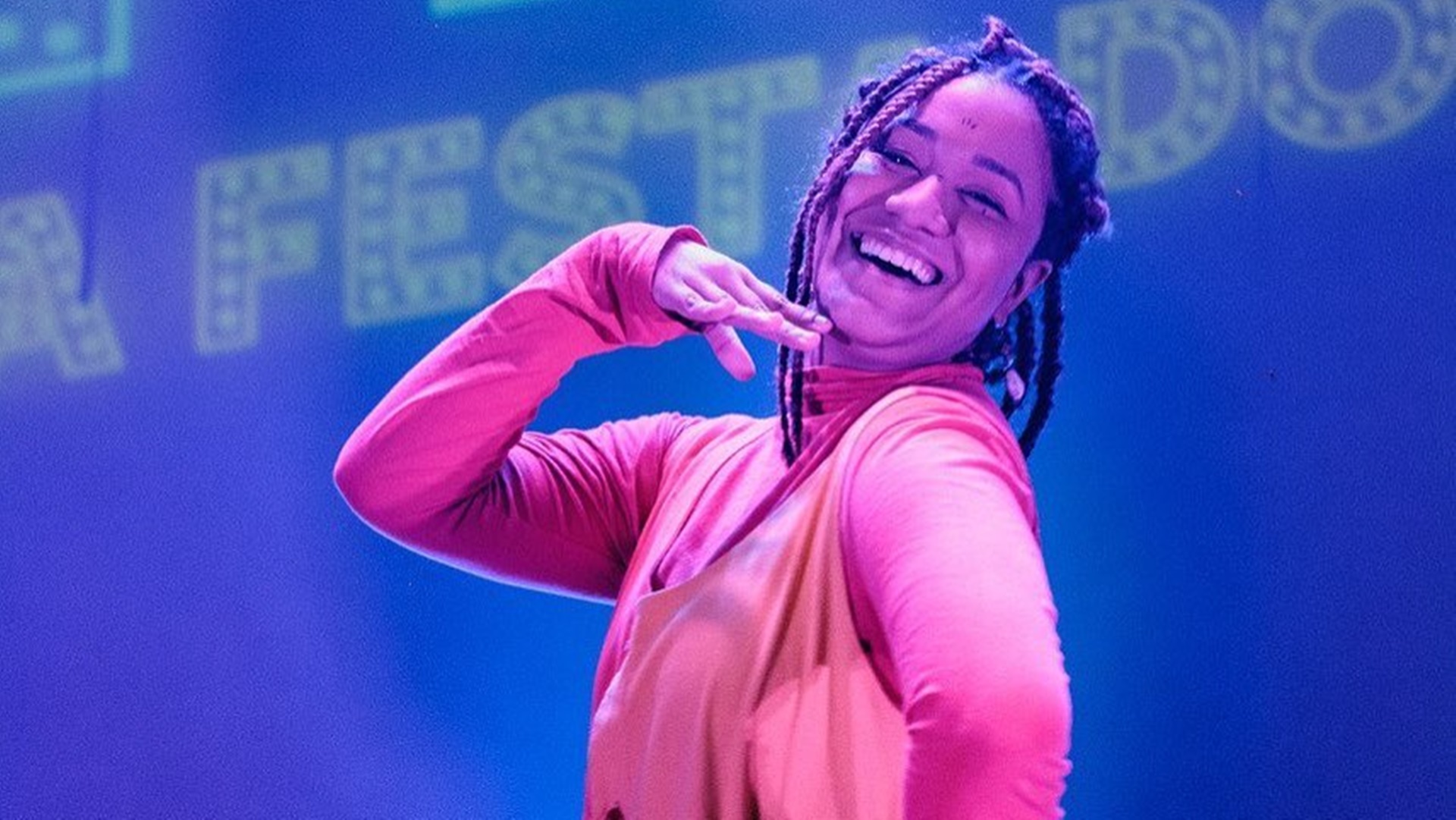 Luiza Loroza prepara projeto com namorada após Vai na Fé: “Juntas”
