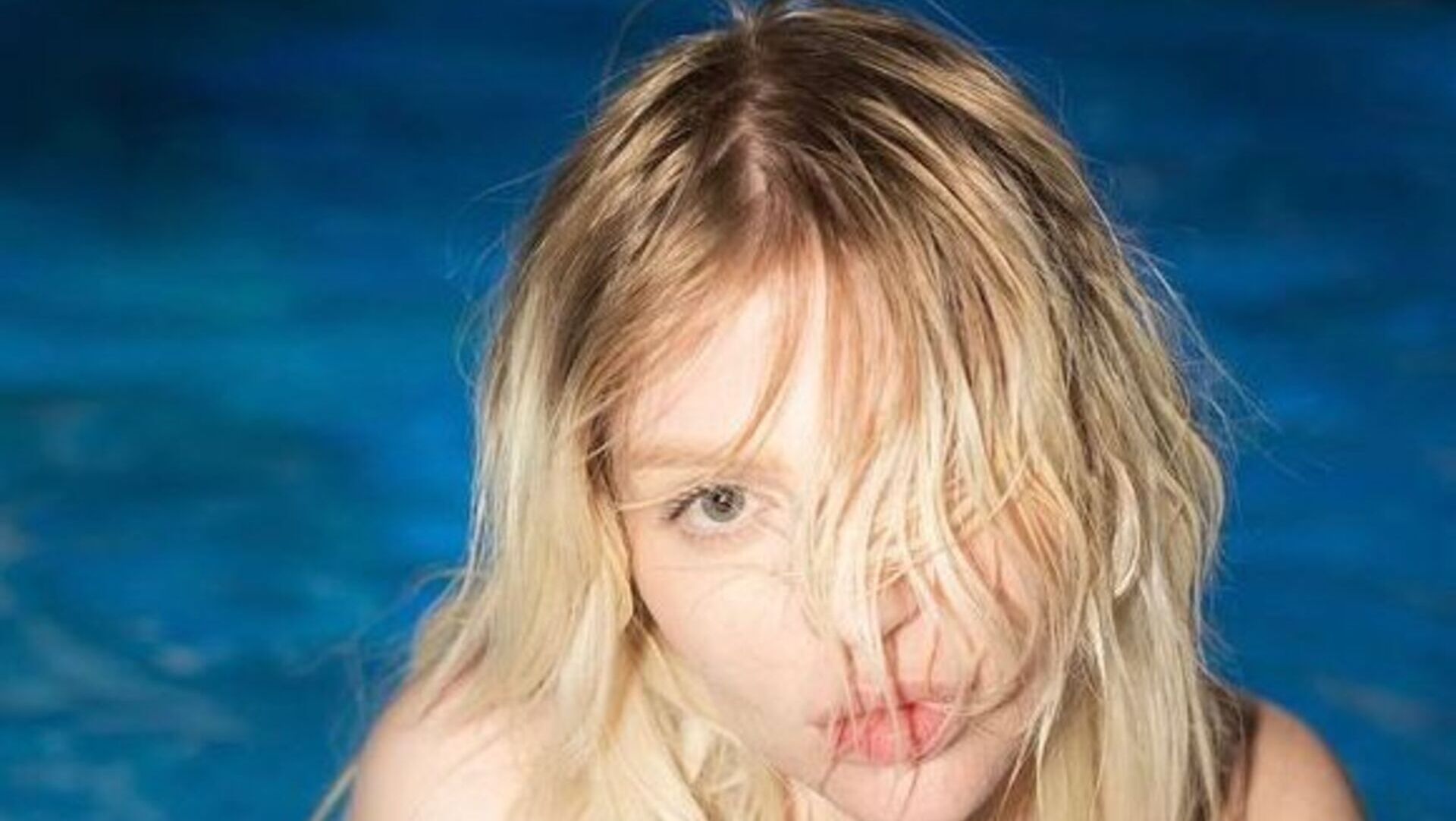 Toda natural, Luísa Sonza quase mostra demais em fotos de biquíni: “Perdi tudo”