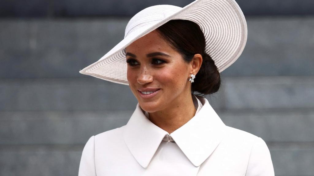 Meghan Markle faz plano para melhorar sua imagem após quebra de contrato milionário