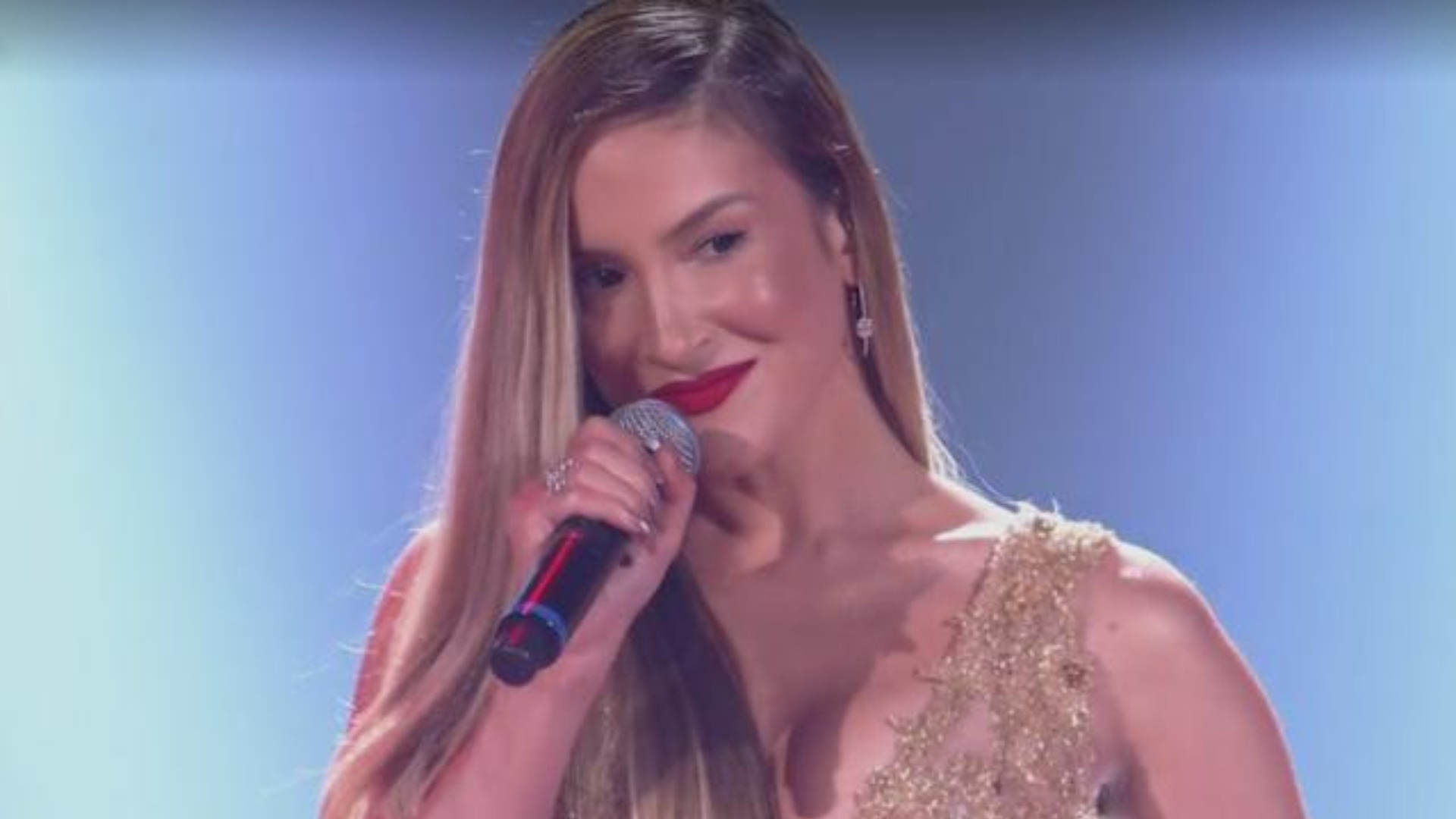 Claudia Leitte entrega segredo de beleza e fala sobre energia para shows: ‘Mais gás’