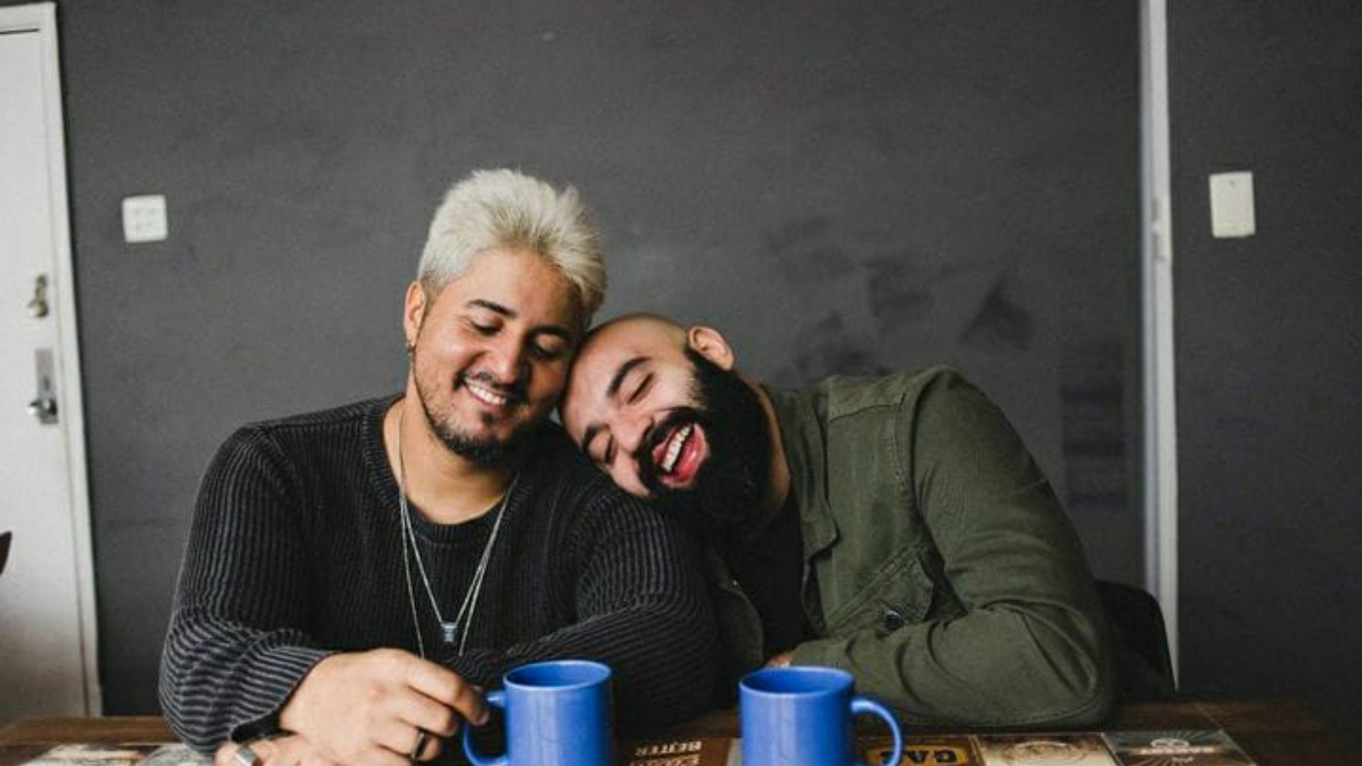 Atores revelam inspiração para peça LGBTQIA+ e prometem sequência: ‘Necessidade’