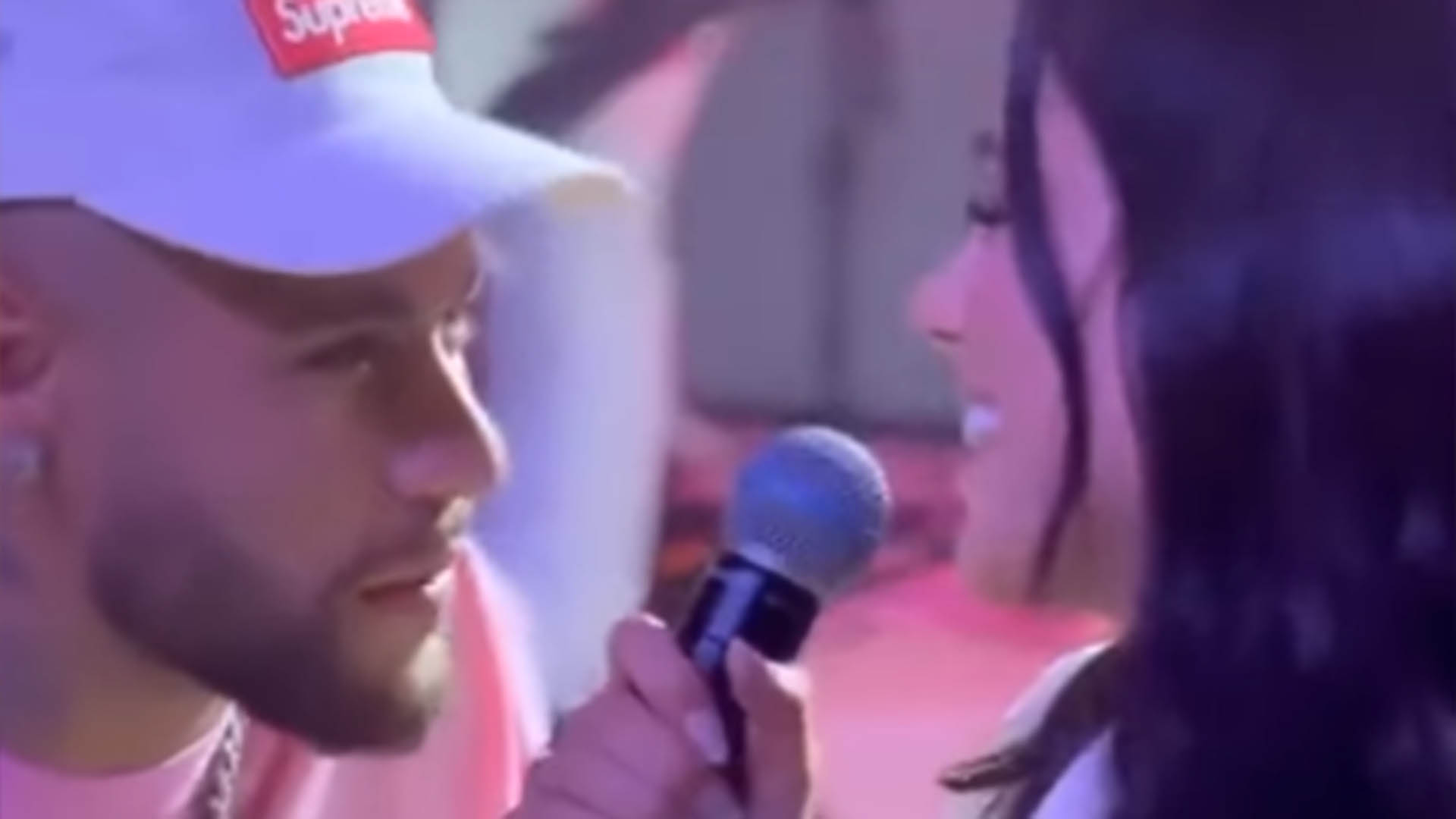 Neymar Jr e Bruna Biancardi cantam música romântica no chá revelação
