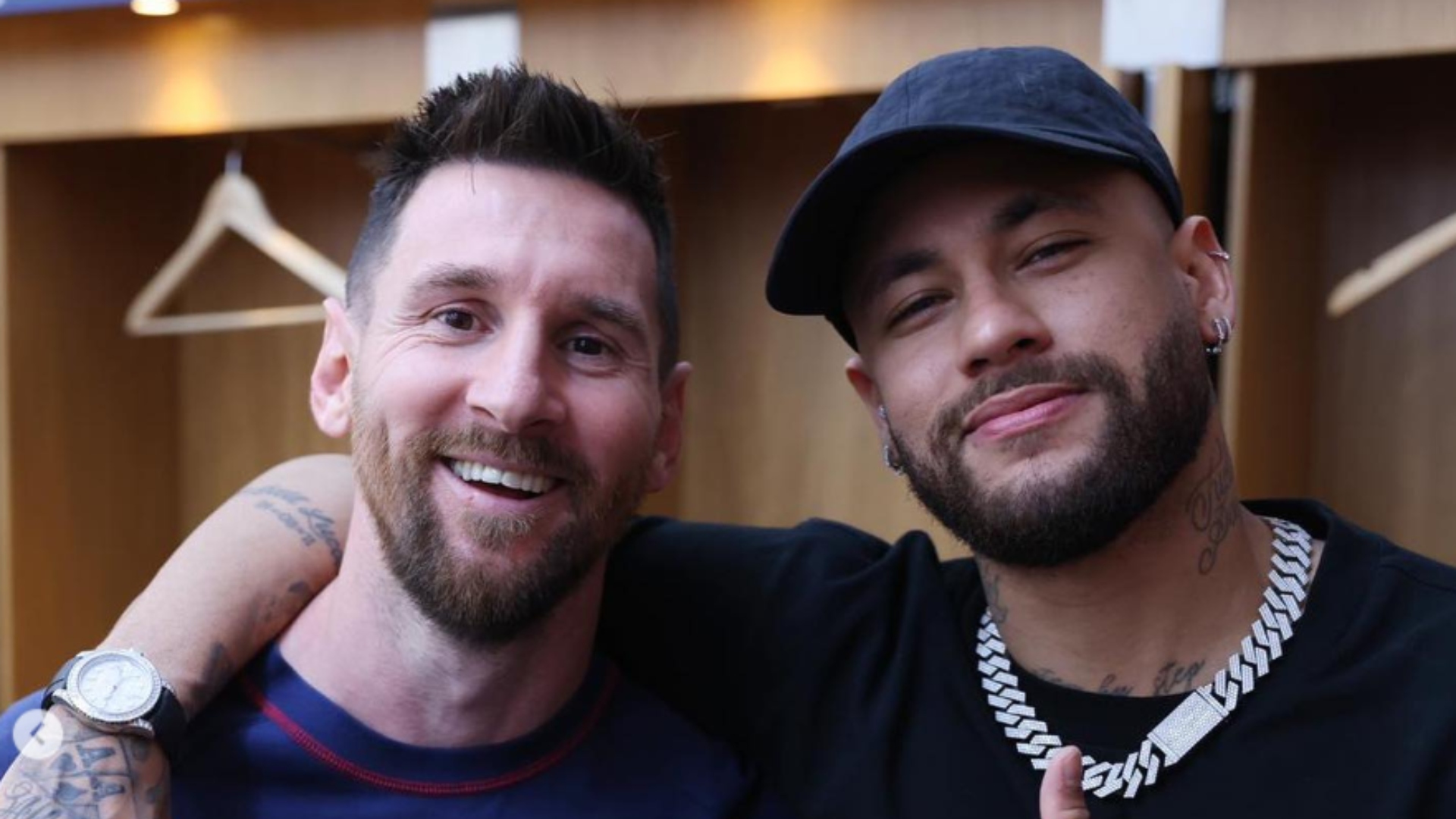 Neymar presta homenagens à Messi após argentino deixar o PSG