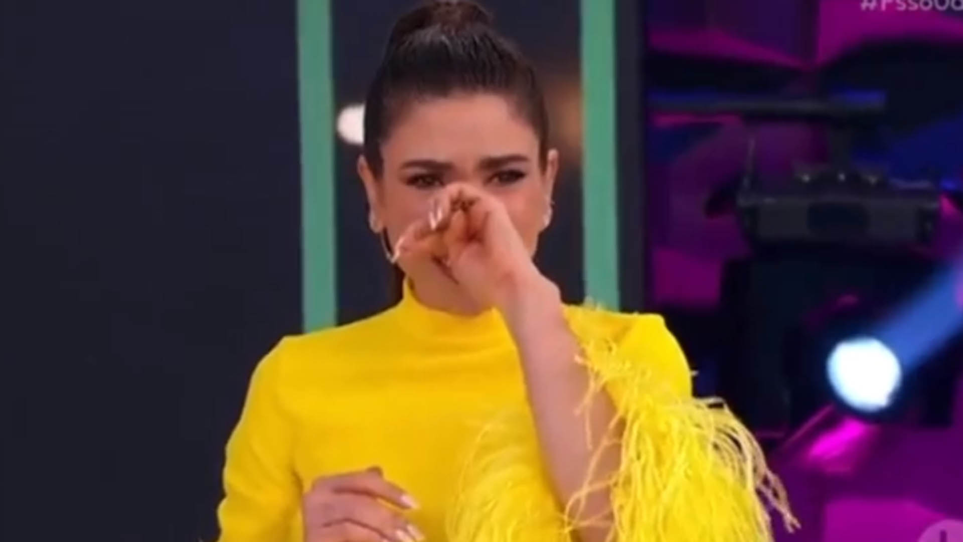 Patricia Abravanel cai no choro no Programa Silvio Santos