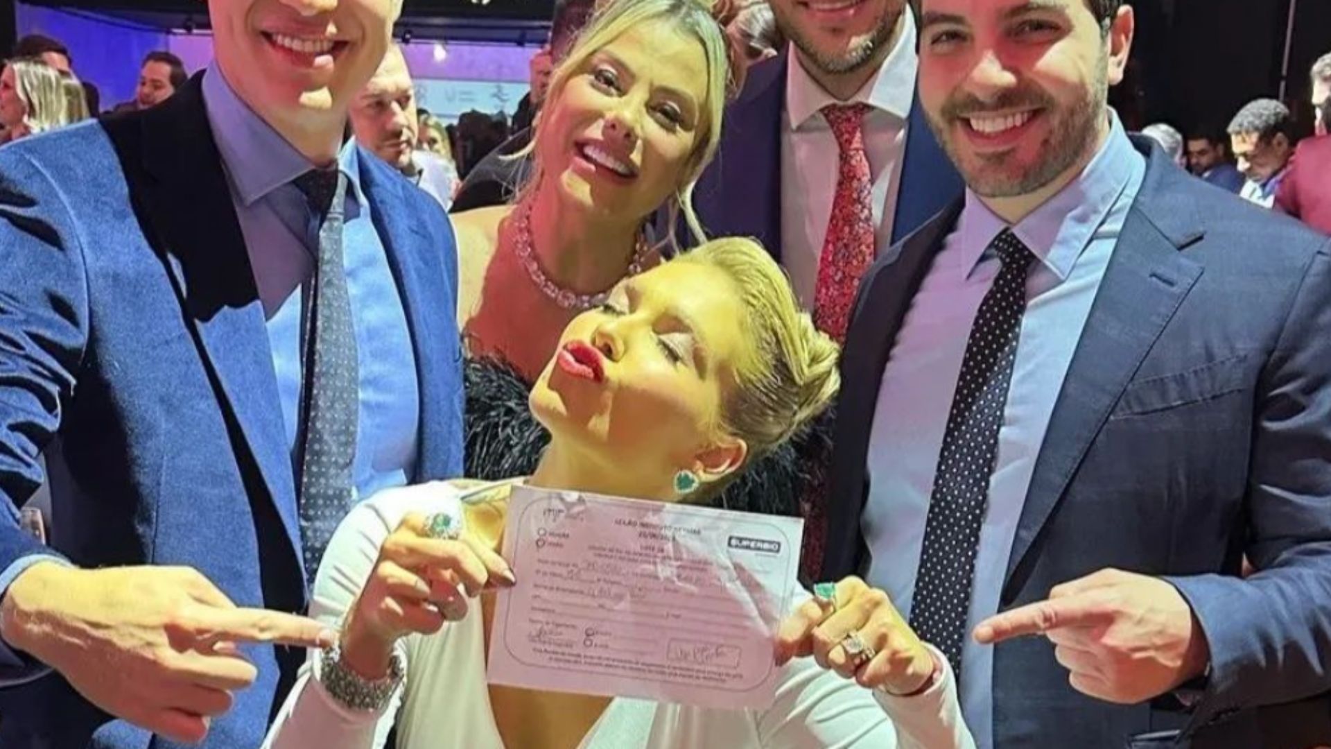 Loucura? Saiba quem pagou R$ 735 mil por viagem com Virgínia Fonseca no leilão de Neymar