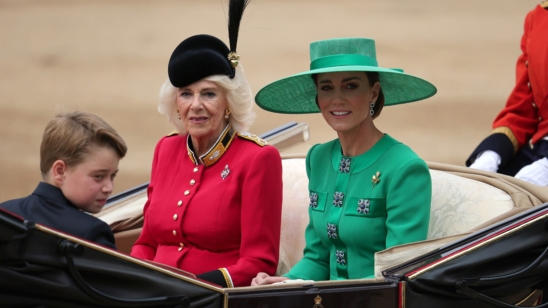 Kate Middleton rouba a cena com seu look verde no Trooping The Colour