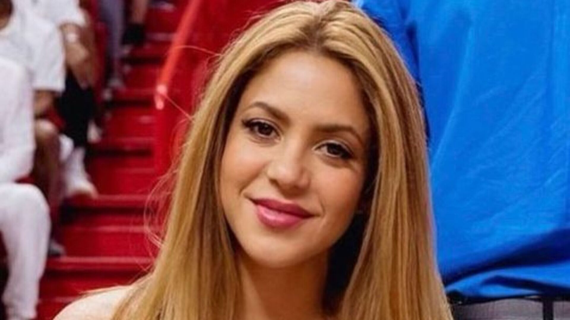 Em meio a rumores de namoro, Shakira surge em jogo de basquete: “Radiante”