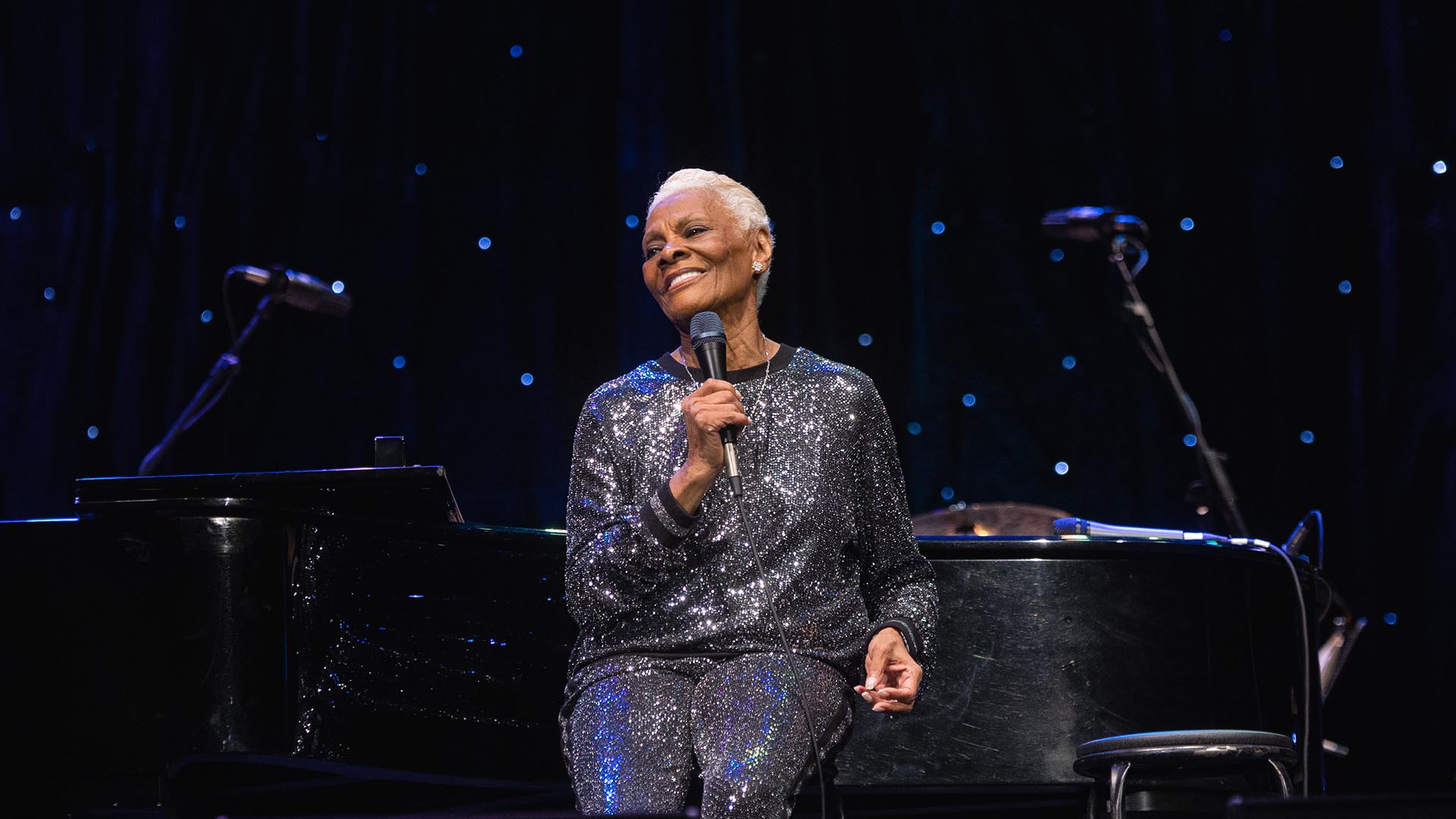 Dionne Warwick: vitalidade marca despedida dos palcos