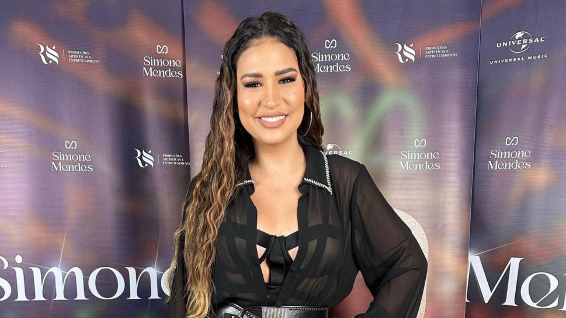 Que isso? Simone Mendes ousa ao apostar em body recortado: ‘Perfeita’