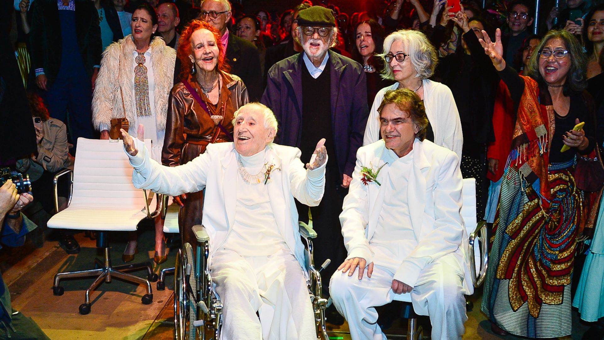 Aos 86 anos, Zé Celso se casou com Marcelo Drummond em ritual artístico