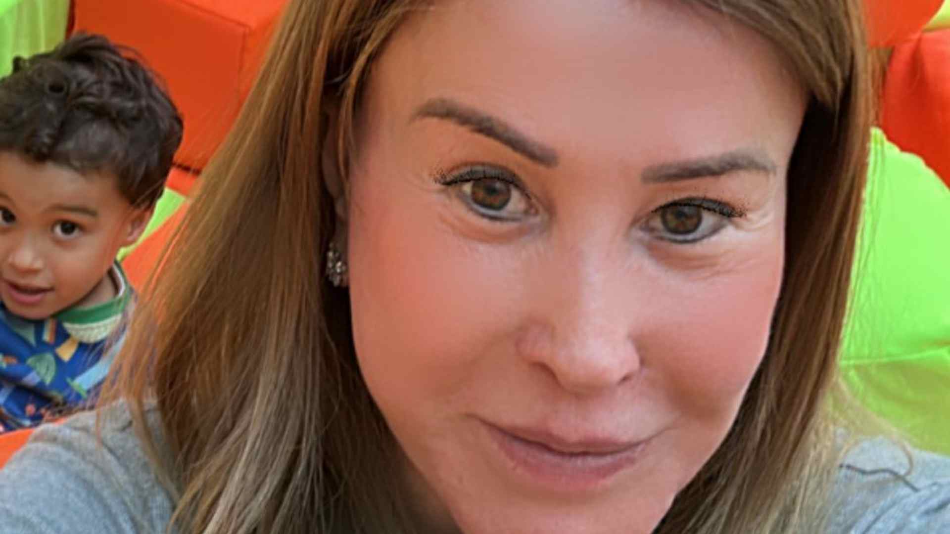 Zilu Camargo encanta ao mostrar passeio com o neto, Joaquim: “Amor incondicional”