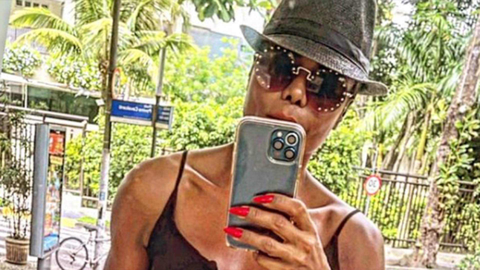 Adriana Bombom surge com a barriga seca e gera comentários: ‘Era tão linda’