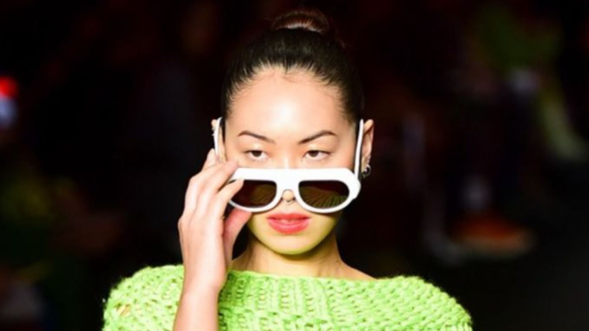 Ana Hikari dribla padrão de beleza em estreia no SPFW: ‘Inclusão’