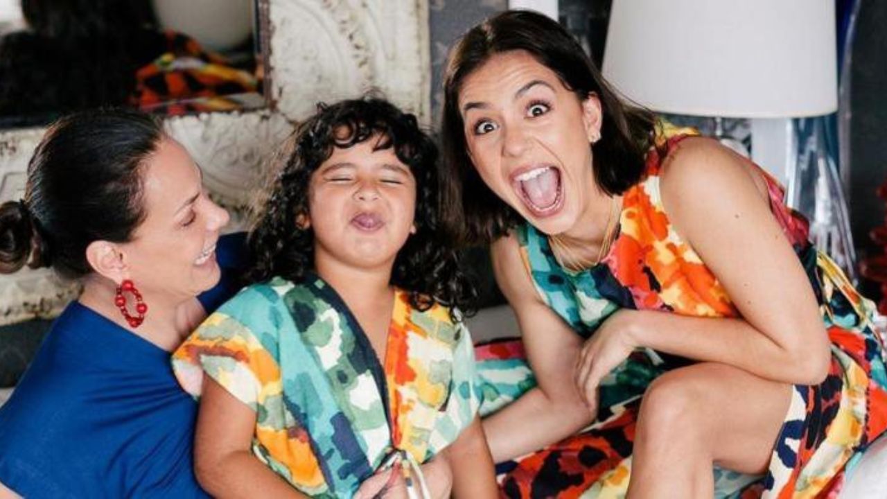 Carolina Ferraz sobre julgamentos por ser mãe aos 47 anos: ‘País sexista’