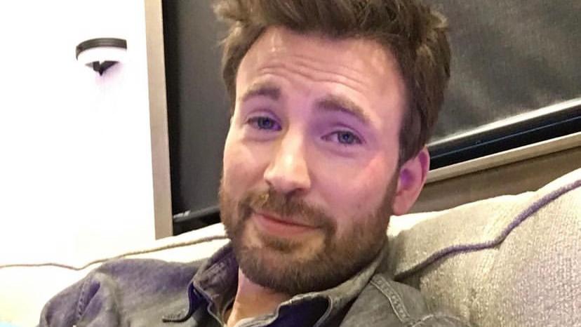 Astro da Marvel, Chris Evans está noivo de atriz luso-brasileira, diz site