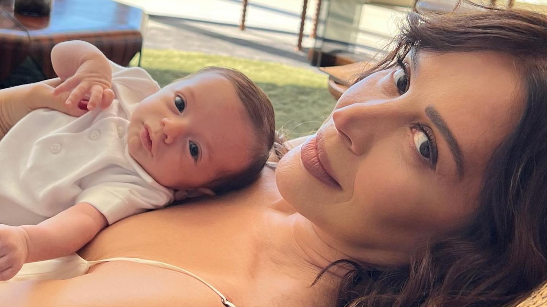 Assim como Claudia Raia, conheça famosas que se tornaram mães após os 45