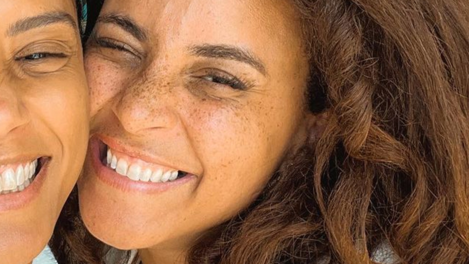 Domitila Barros tieta Taís Araujo na França: ”Amiga, o encontro veio”