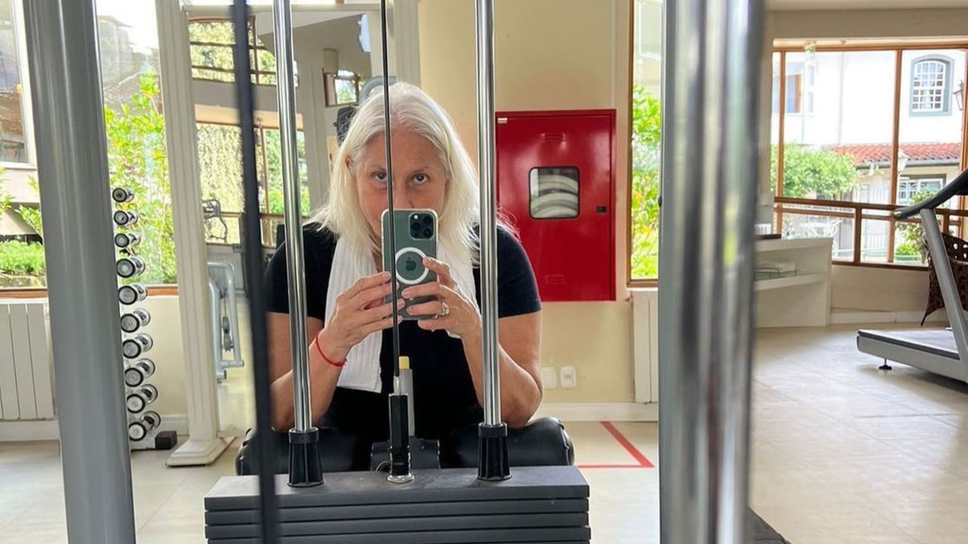 Aos 66 anos, Fafá de Belém conta segredo de beleza e jovialidade