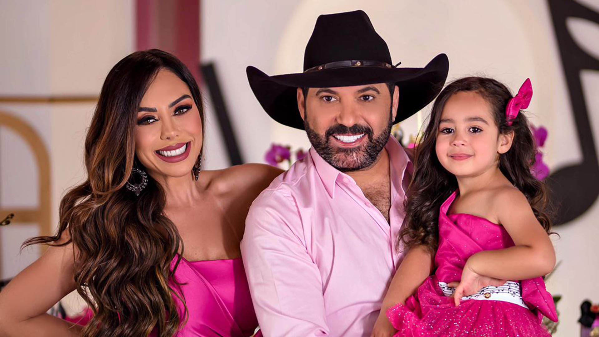Sertanejo Edson e Deia Cypri fazem festa luxuosa para a filha, Bella