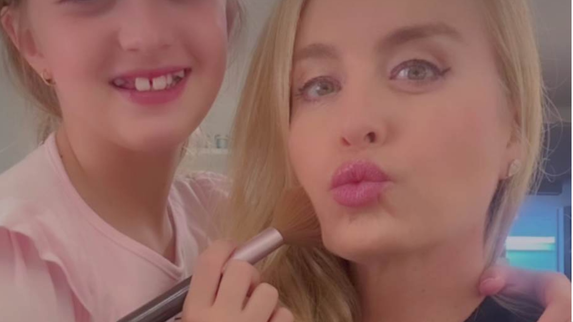 Angélica abre a intimidade e mostra carta emocionante que recebeu da filha: ”Dói”